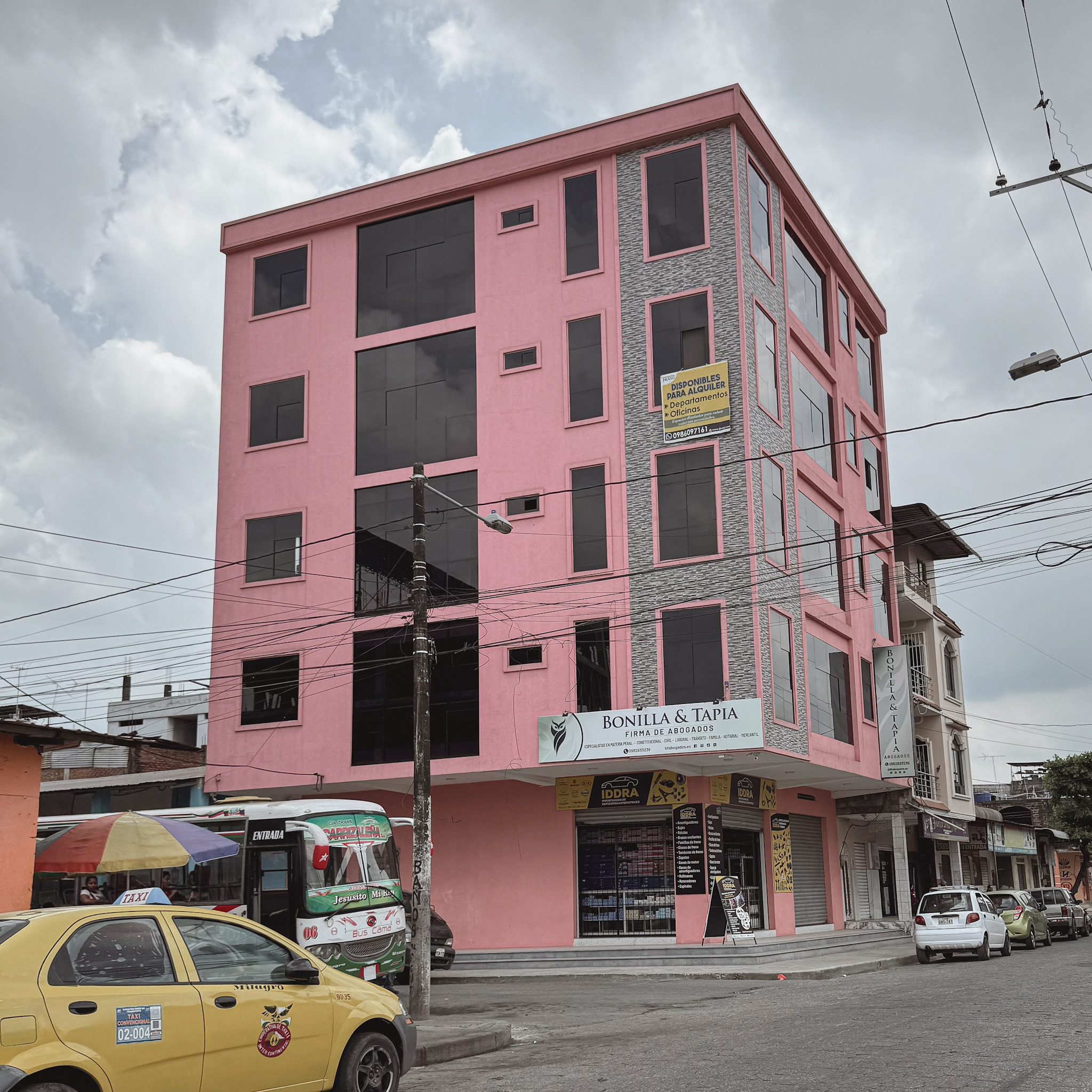 Edificio Rosado, obra terminada — JKASG, Milagro
